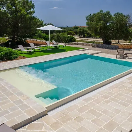 Il Borgo Con Piscina * トッレ・ヴァード