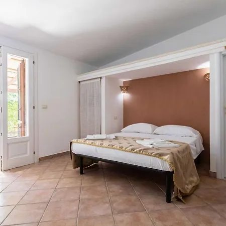 Il Borgo Con Piscina アパートホテル