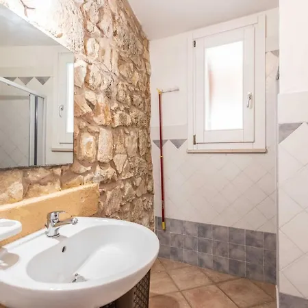 Il Borgo Con Piscina トッレ・ヴァード